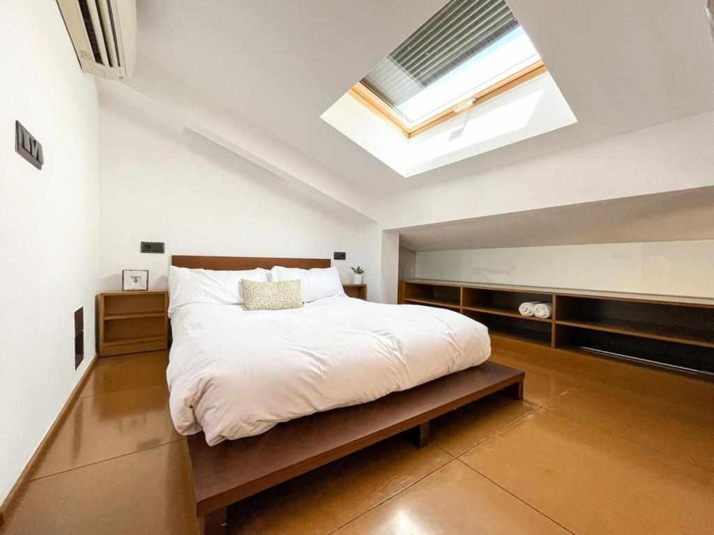 Loft Cort Reial Atico In The Heart Of The Old Town Apartment ชีโรนา ภายนอก รูปภาพ
