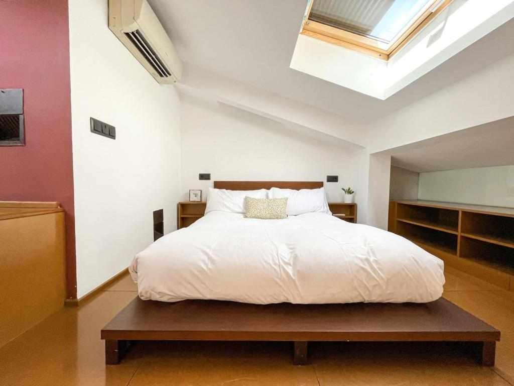 Loft Cort Reial Atico In The Heart Of The Old Town Apartment ชีโรนา ภายนอก รูปภาพ