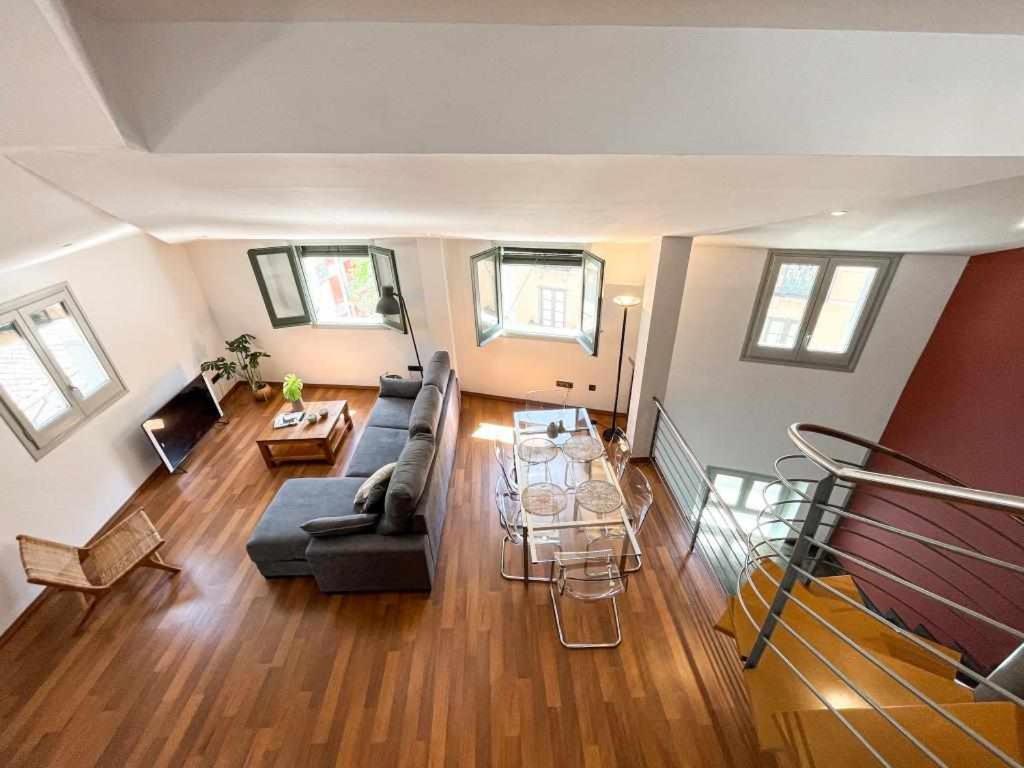 Loft Cort Reial Atico In The Heart Of The Old Town Apartment ชีโรนา ภายนอก รูปภาพ